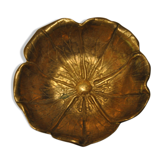 Empty-pocket flower in solid brass
