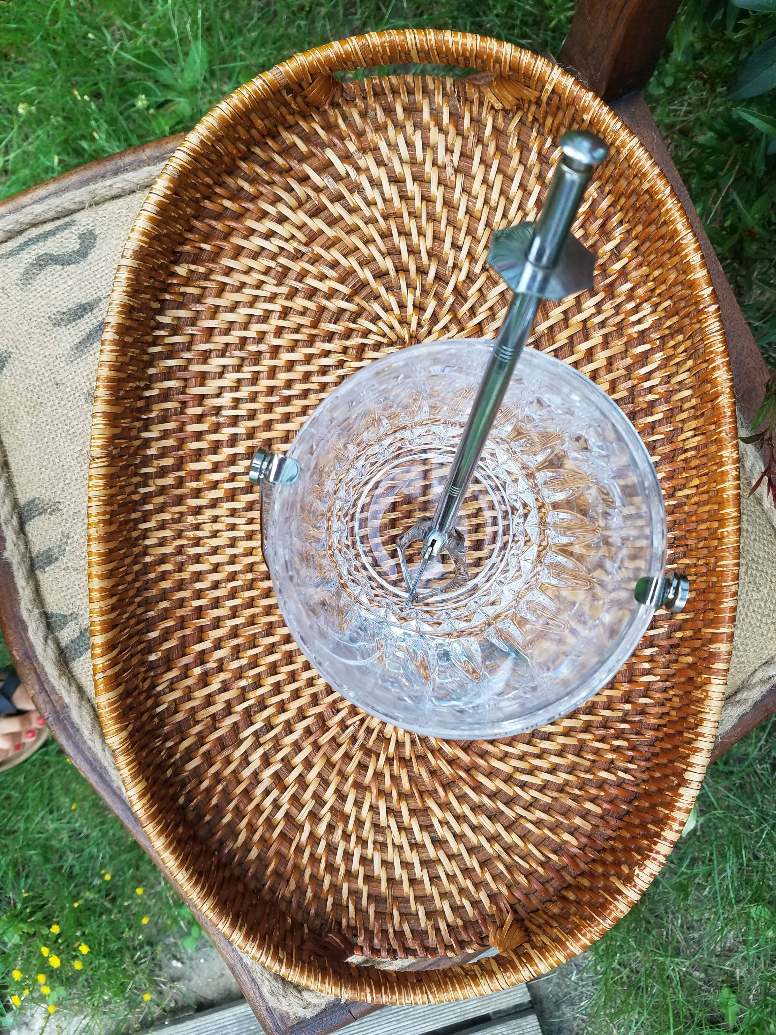 Ice bucket tray with pliers or spoon