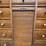 Meuble banque ou comptoir de métier a tiroirs et autres de Pharmacie