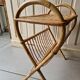 Porte revue en rotin vintage