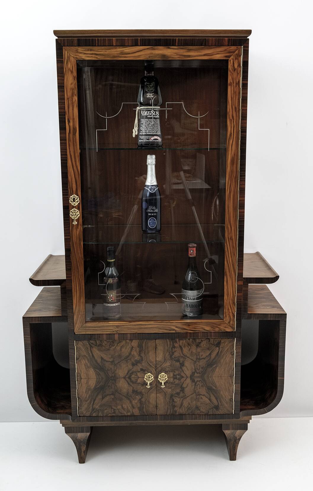 Art Dèco Italian Walnut Vitrines or Bar Display Cabinet, 1925