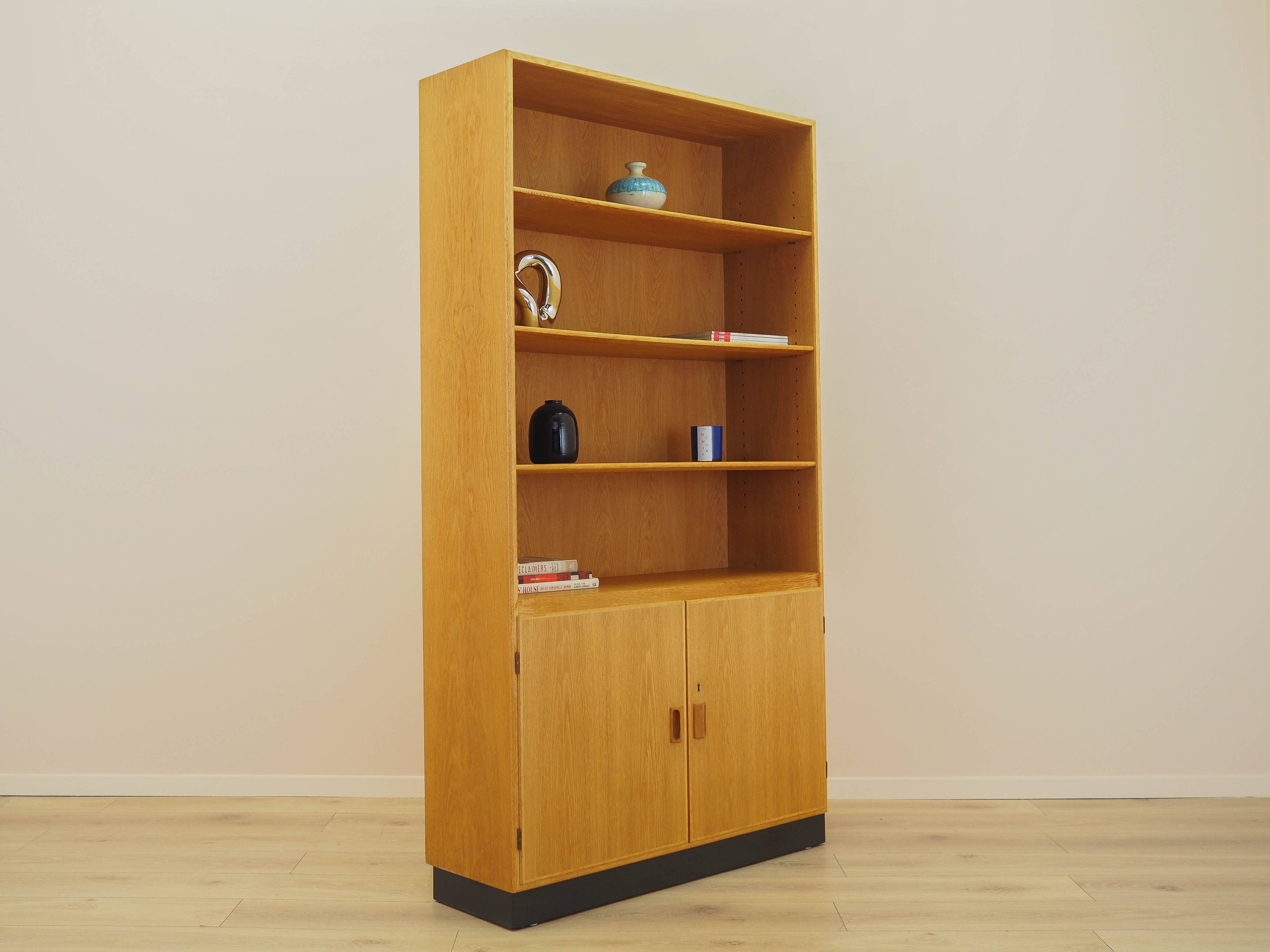 Ash wood bookcase, Danish design, 1960s, designer: Børge Mogensen