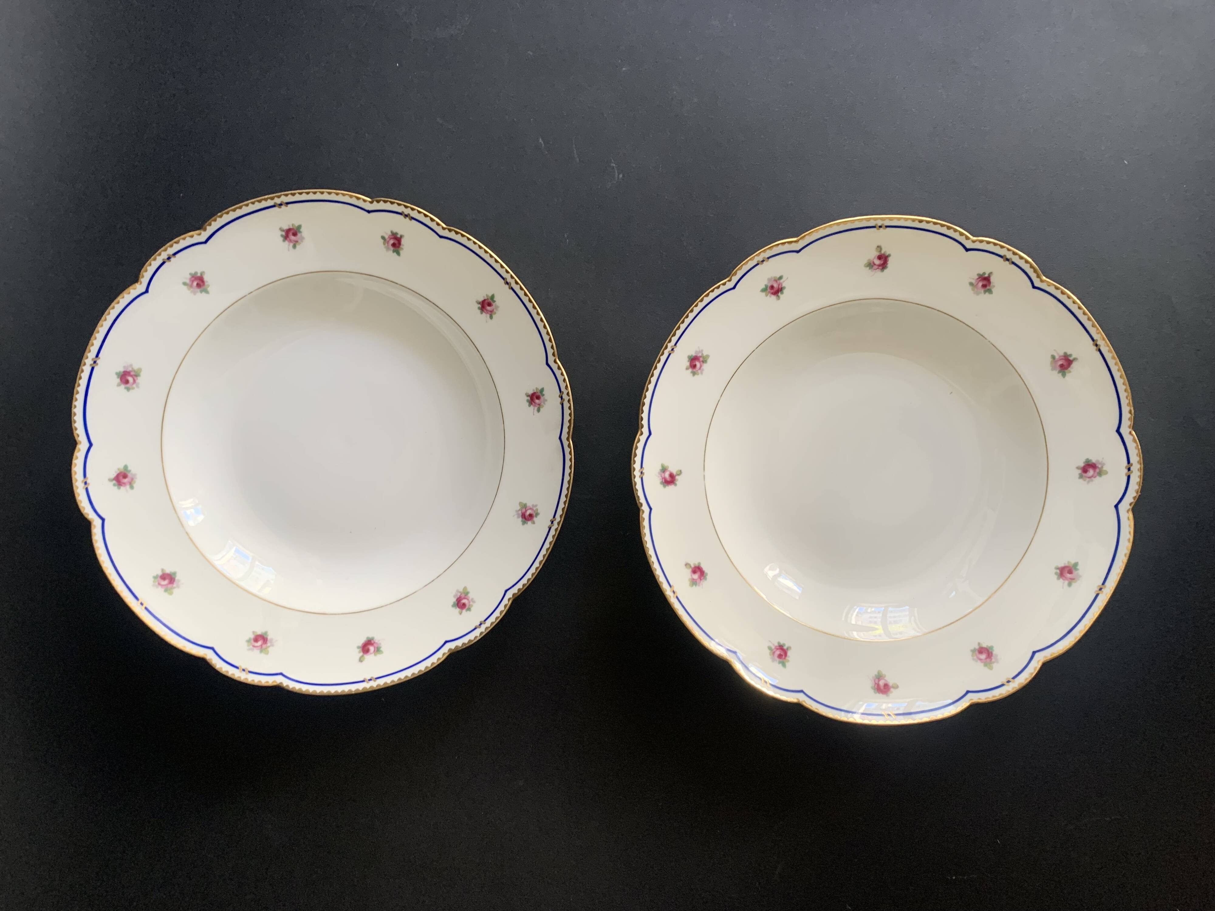 4 soup plates in Paris porcelain, "A la Reine" model, 1890, Damo