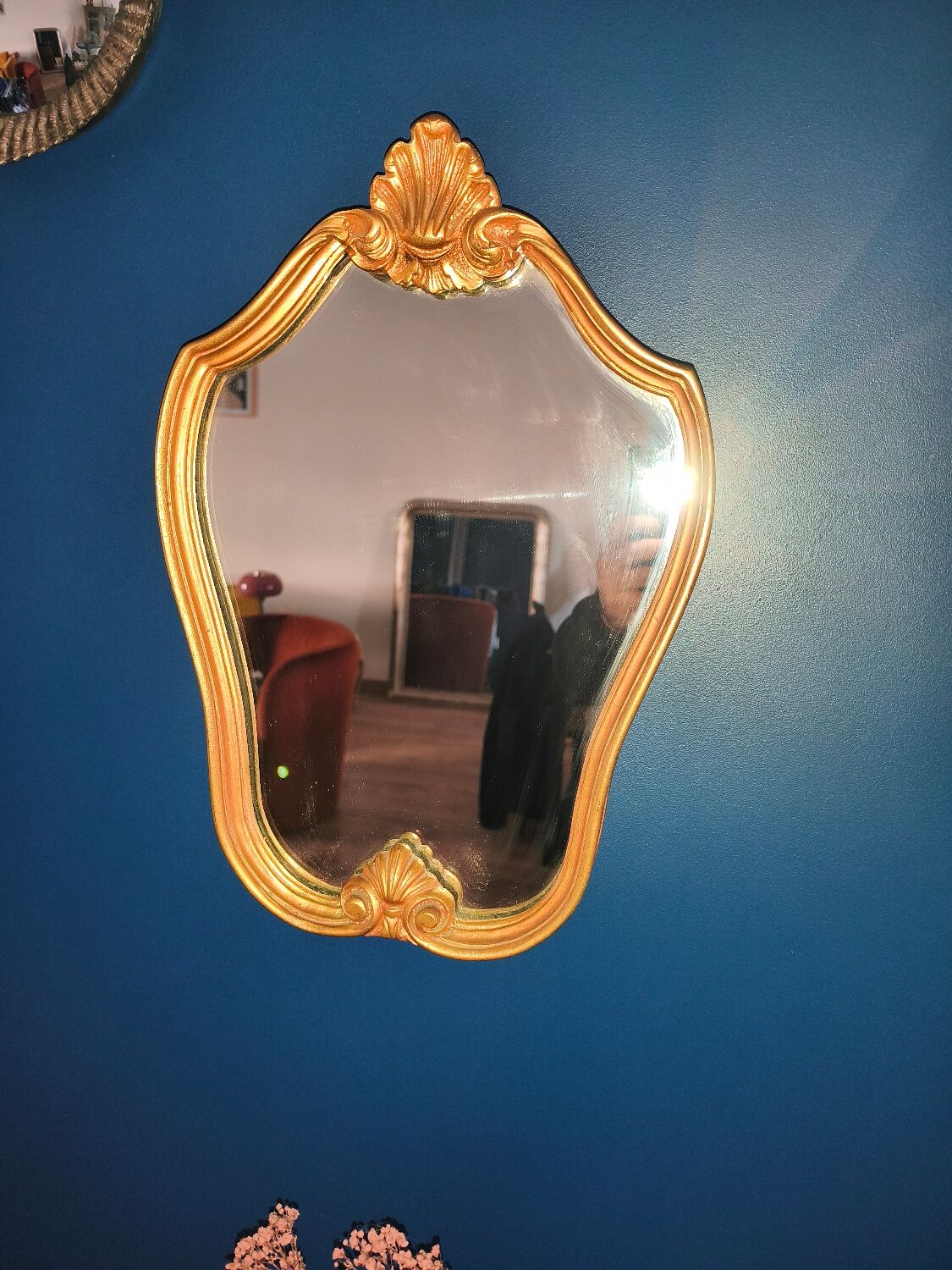 Violin-shaped mirror in Louis XV style