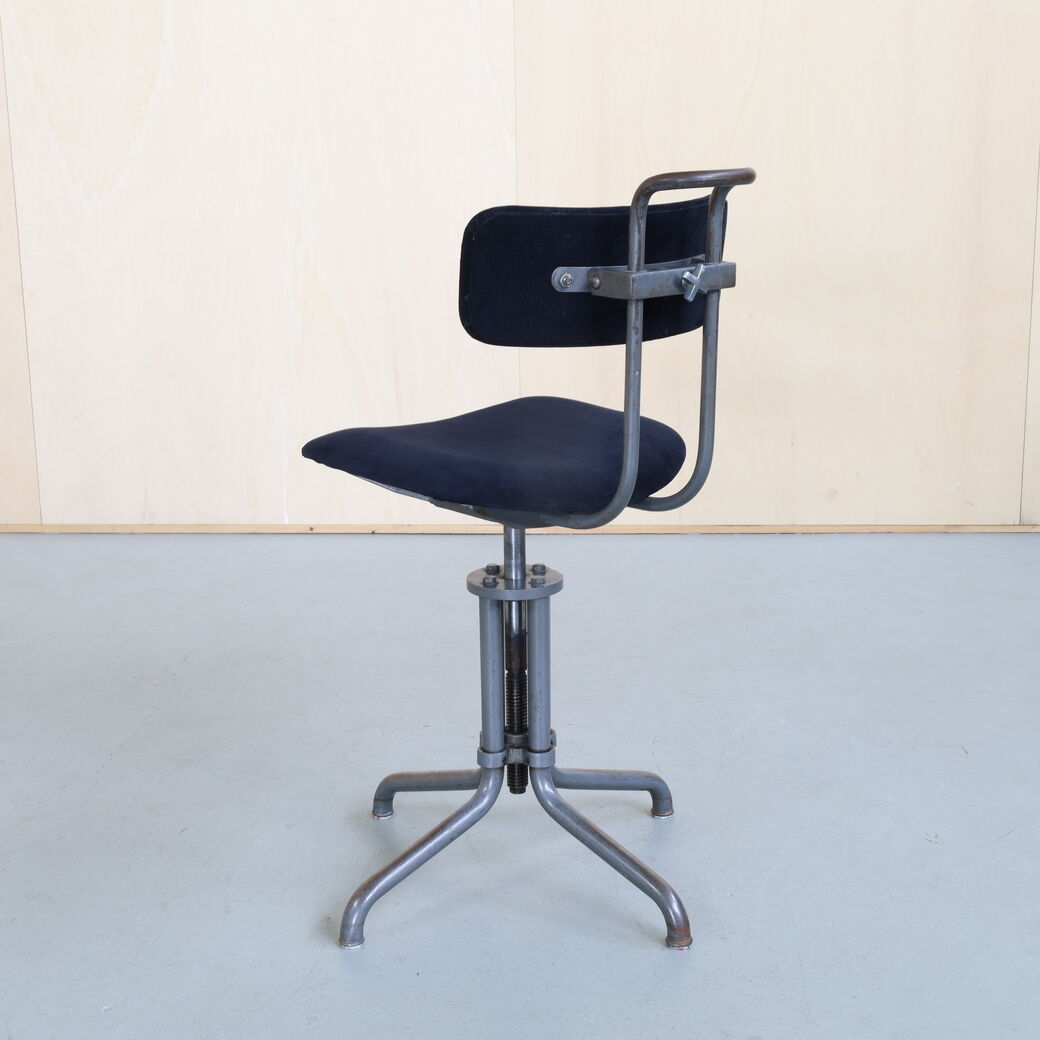 Industrial Design Office Chair model 353 by W.H. Gispen, 1930s