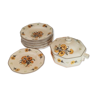 Old Abbey Ware Trianon Saar V& B.M. soup service.