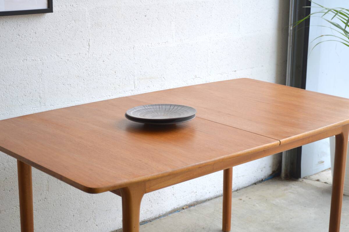 Table McIntosh rallonge papillon 147cm