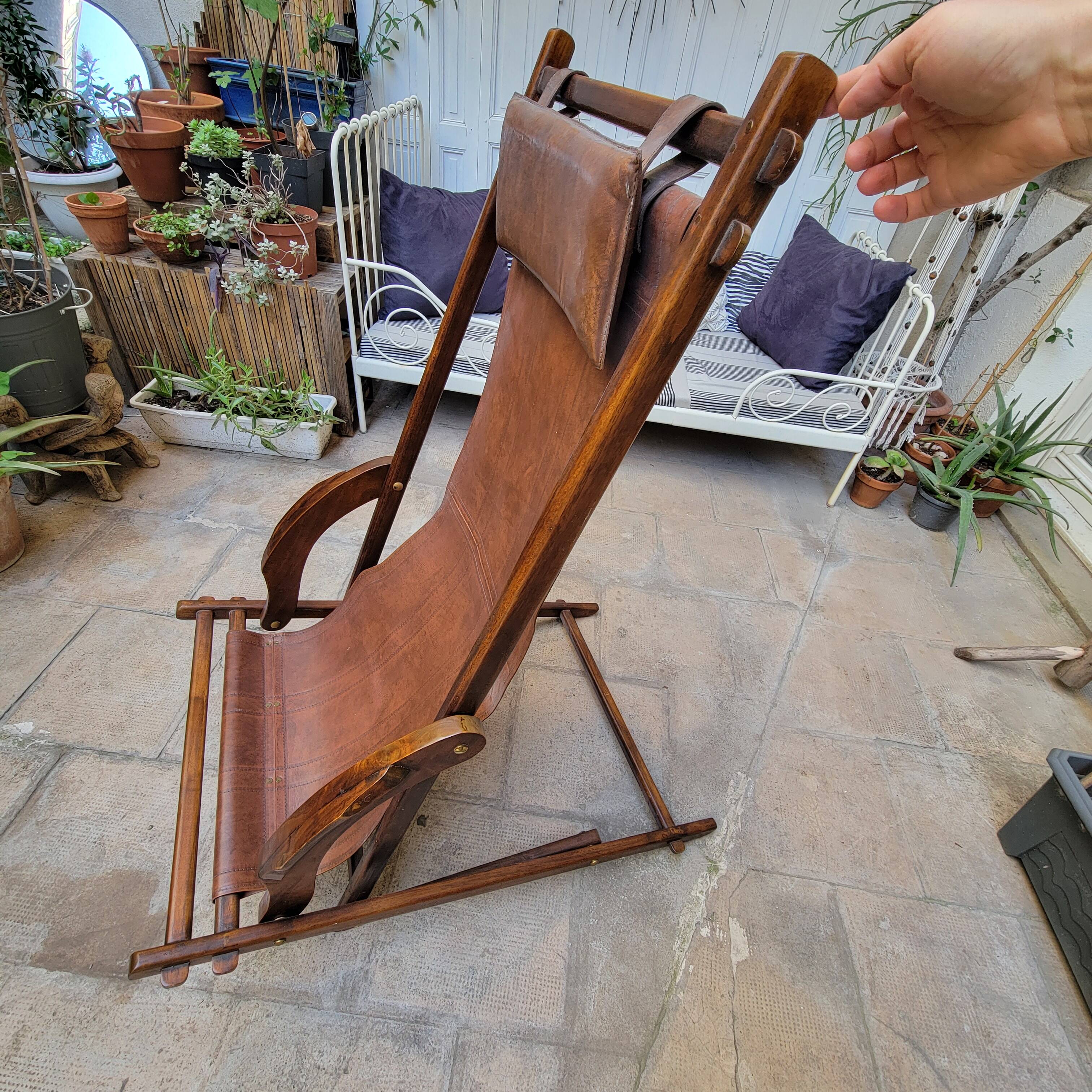 Rocking chaise longue in leather from the 1960s.