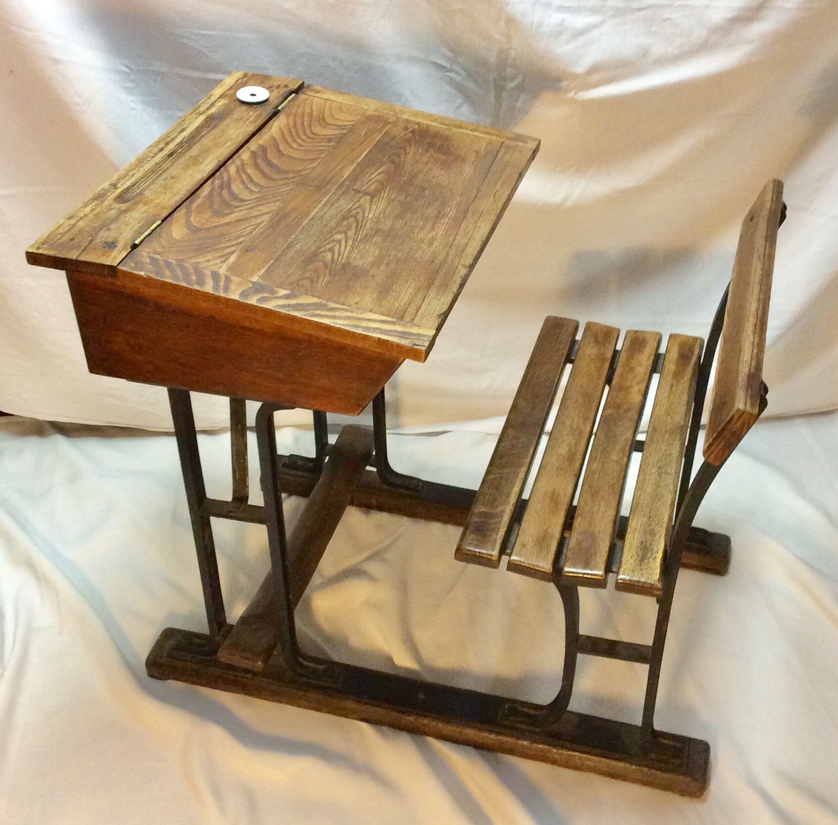 Wooden school table primary school dimension: height -78cm- width -70cm- depth -88cm-