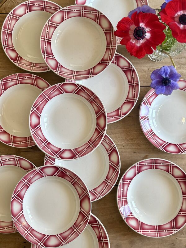 Lot de 12 assiettes creuses anciennes modèle Rostand de Sarreguemines