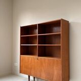 Vintage wooden cabinet / bookcase