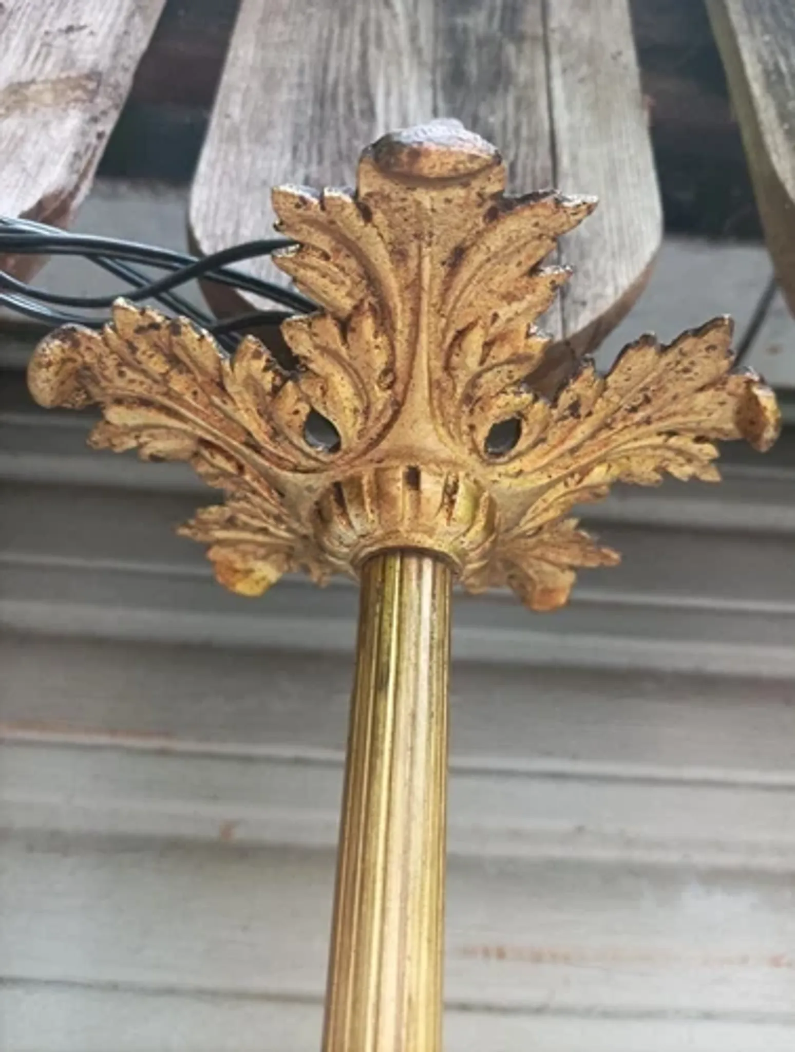 Antique 19th-century chandelier with 4 lights in gilded bronze, Napoleon III style - in working condition.