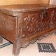 Coffre ancien en bois sulpte