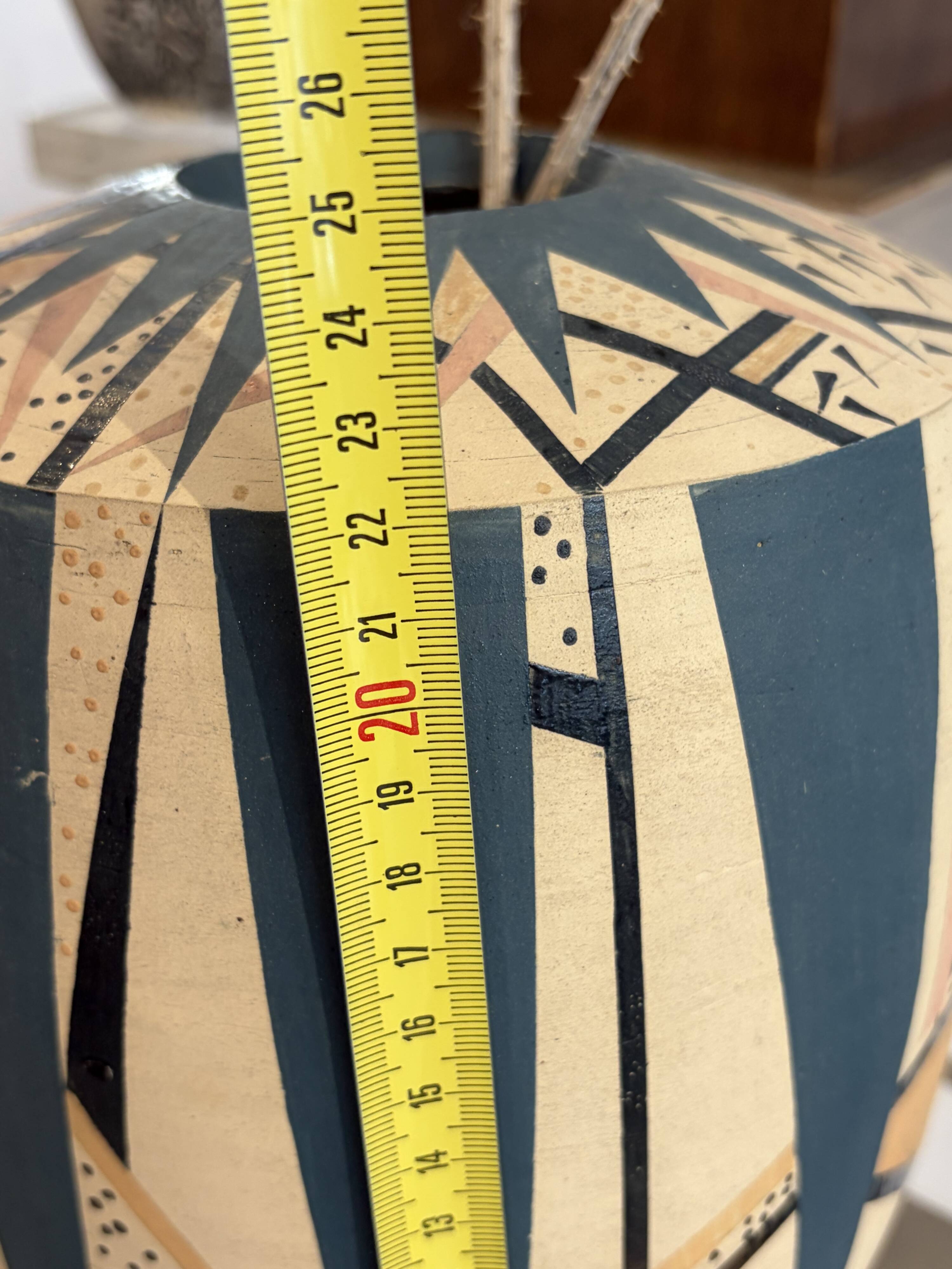 Vase postmoderne