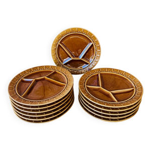 12 assiettes à fondue