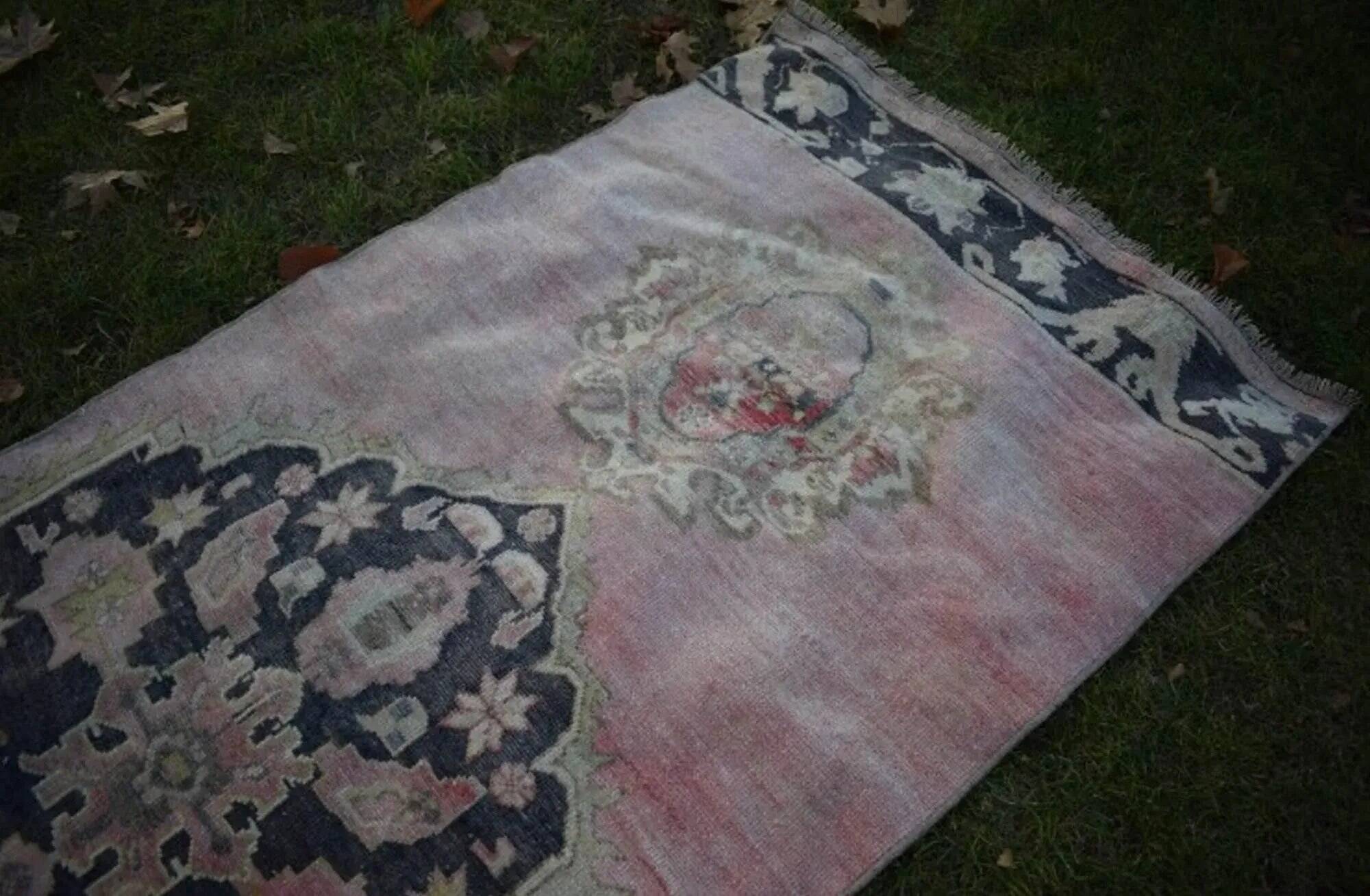 Vintage Turkish hallway rug 105x771 cm