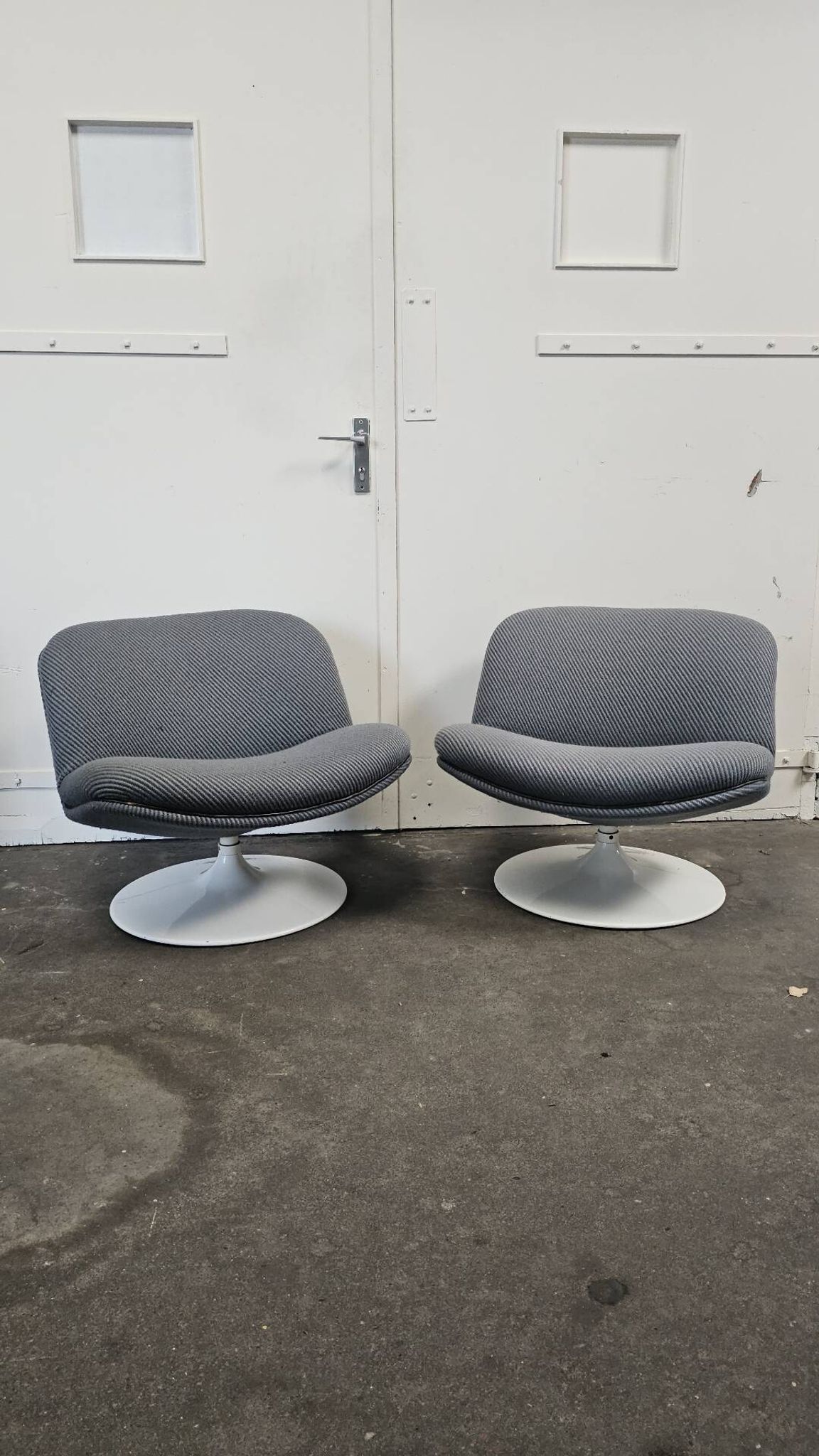 Artifort 508 swivel chairs designed by Geoffrey Harcourt.