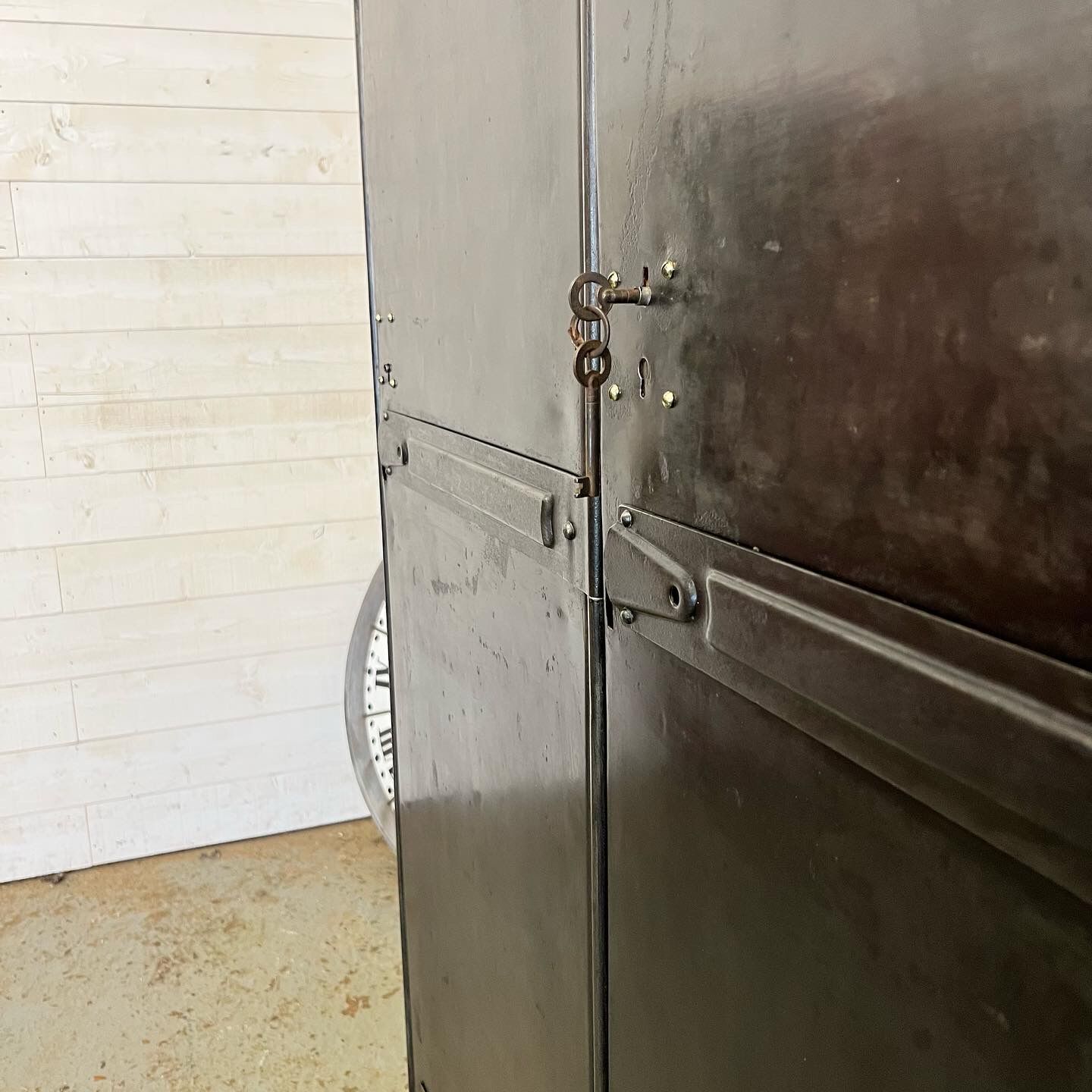 Wardrobe Strafor 1930