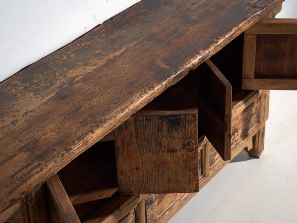 Low buffet in elm with four doors and three drawers – China, circa 1930