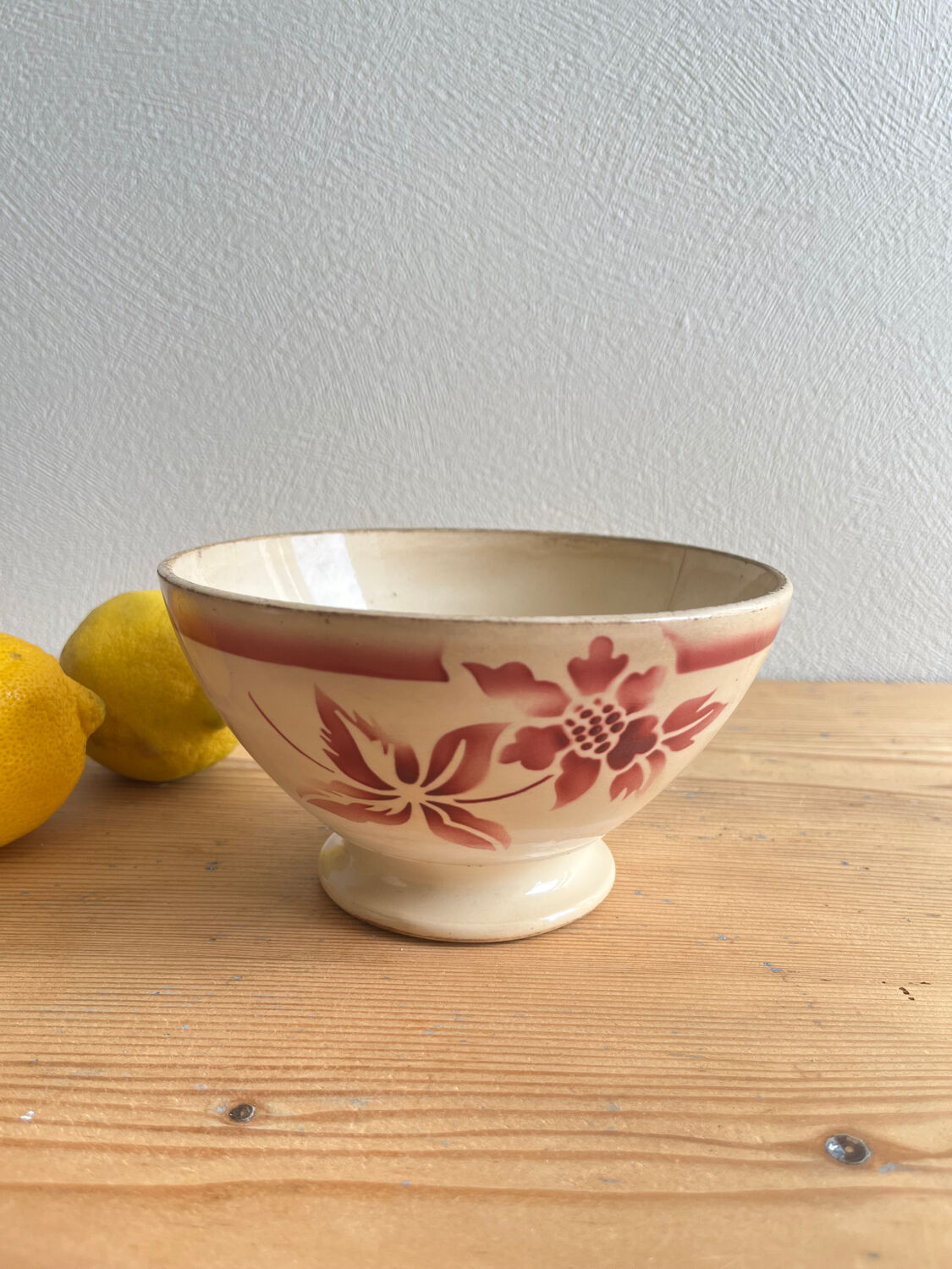 Old earthenware bowl on a pedestal, Digoin Sarreguemines model Georg.