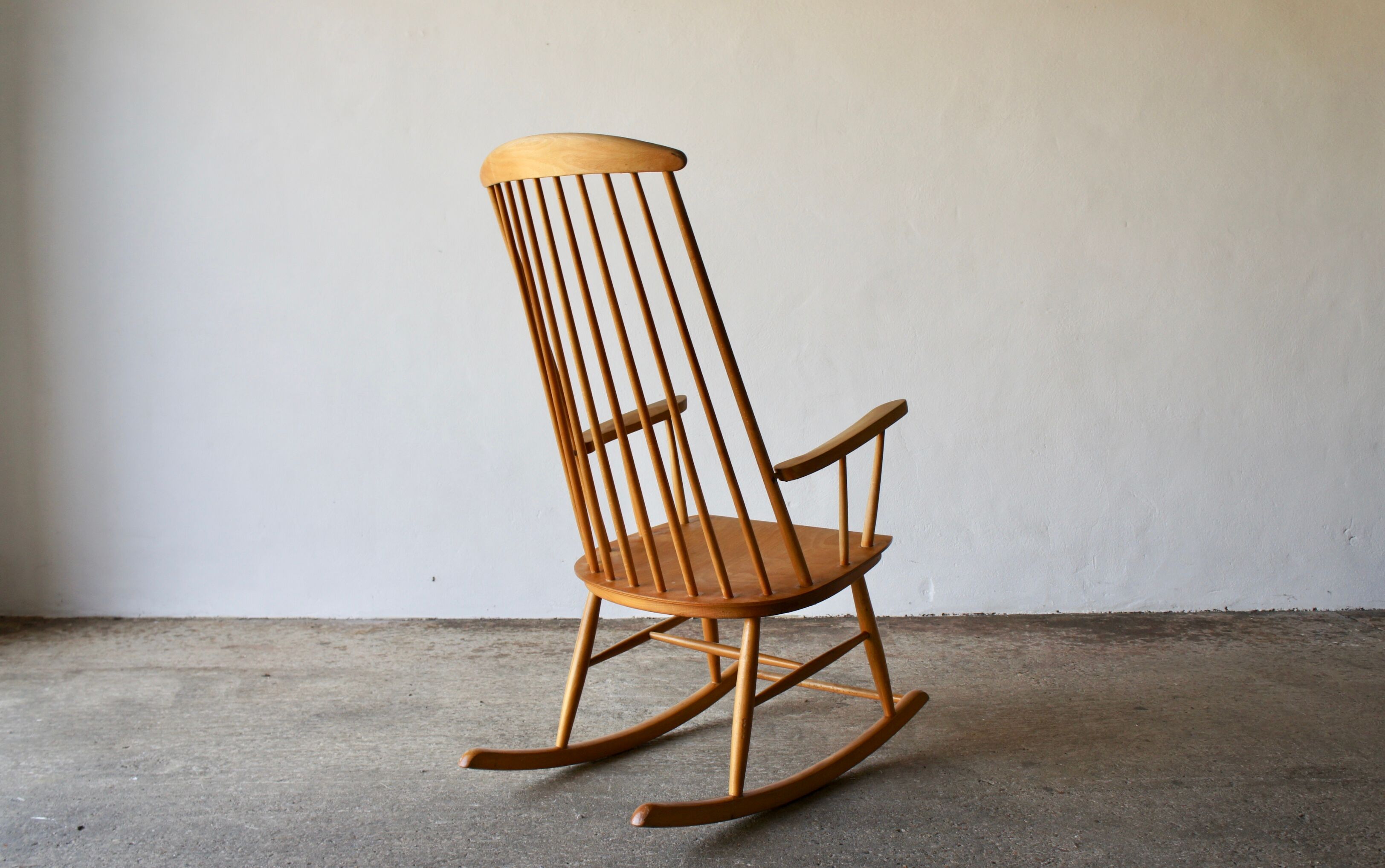 Rocking chair
