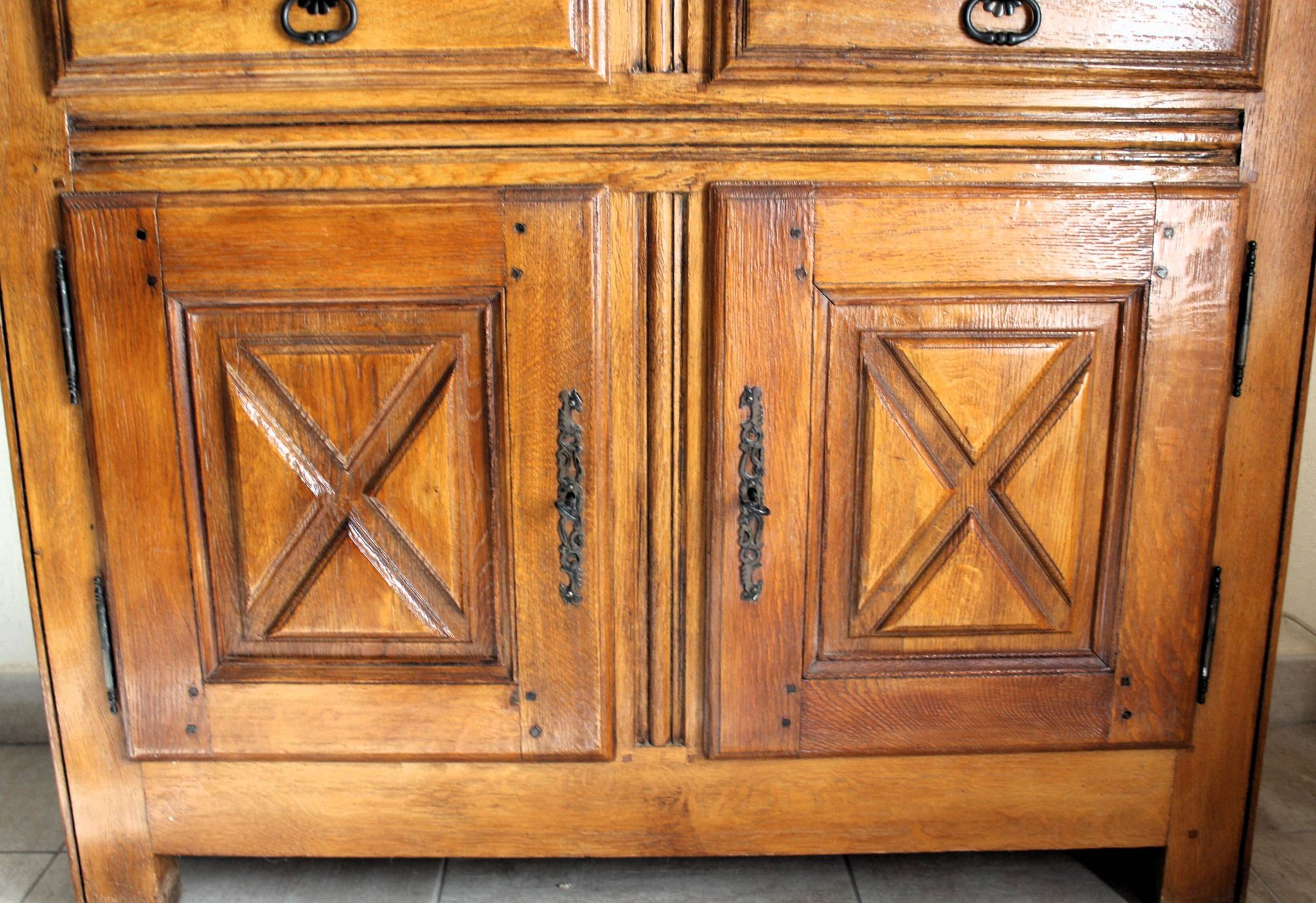 Abbatiale solid oak TV cabinet sideboard