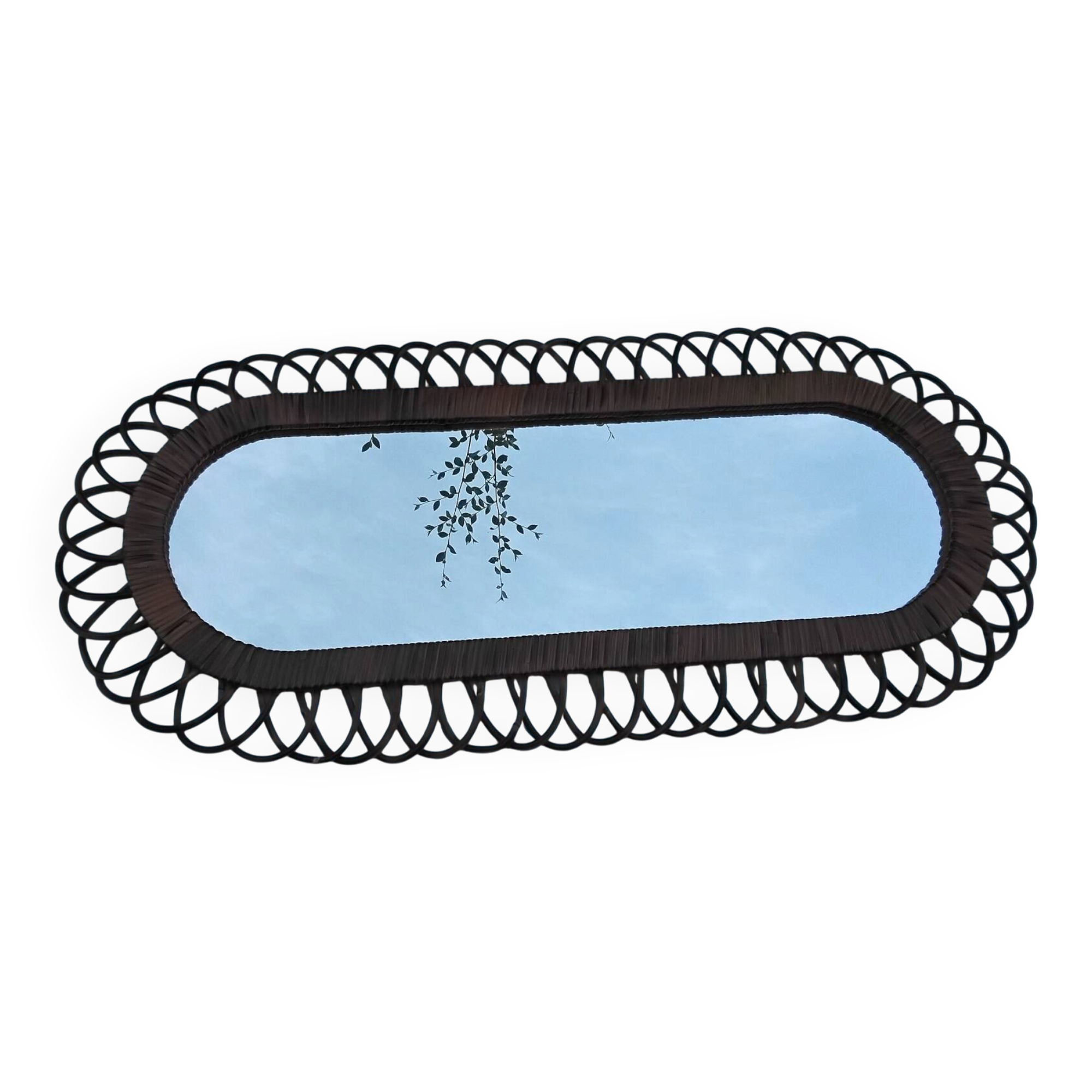 Oval mirror in rattan