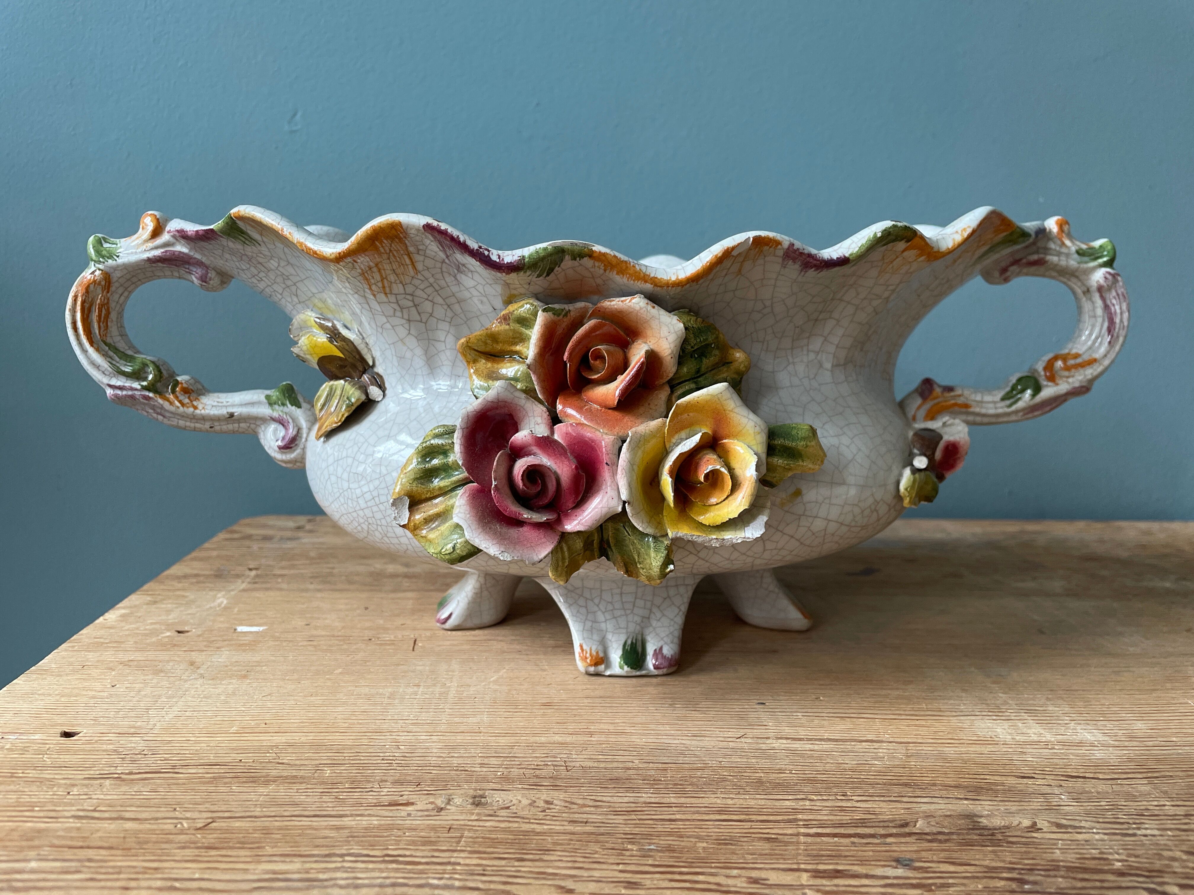 Bassano table planter, splashing flowers Italy