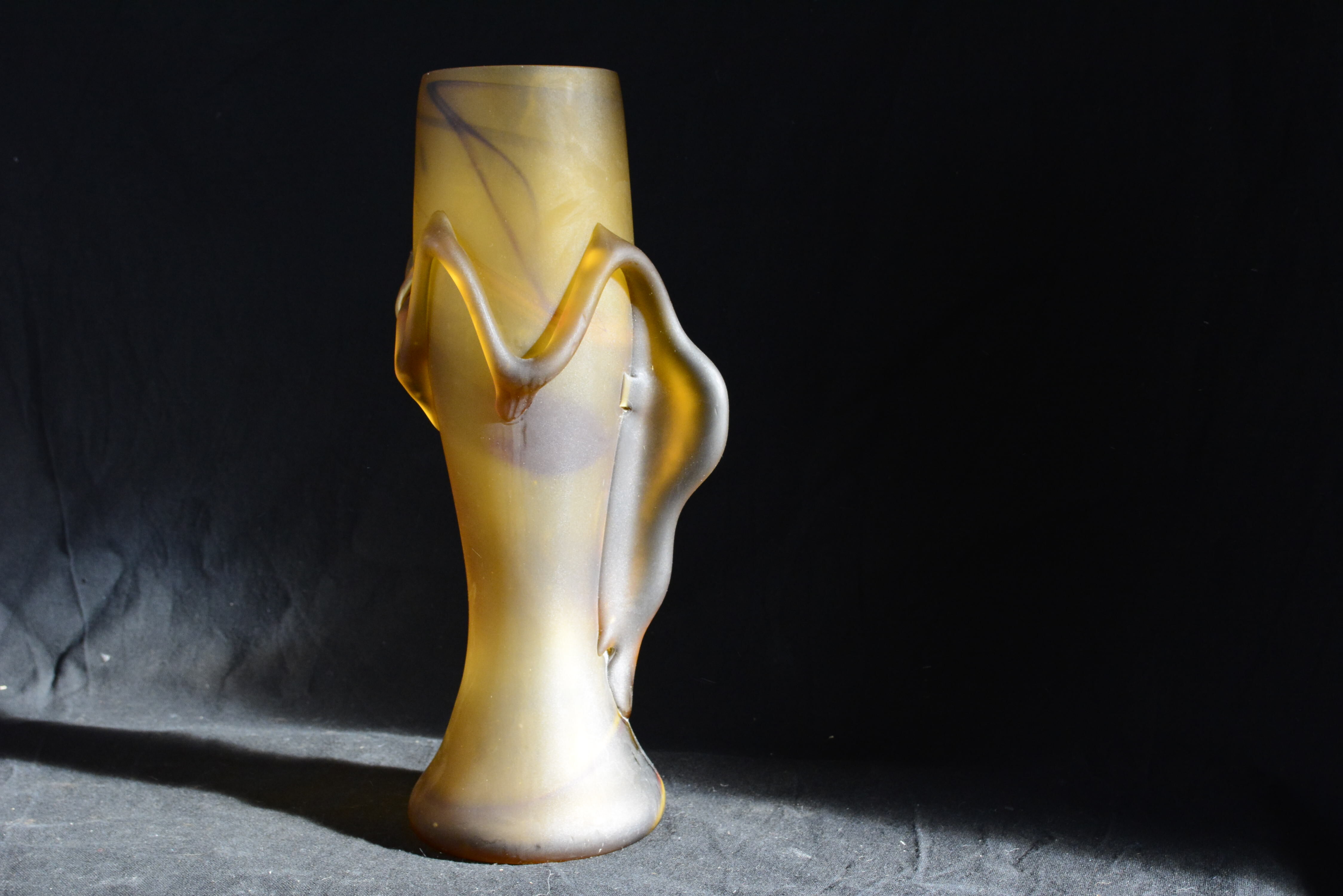 Vase in glass paste art nouveau.