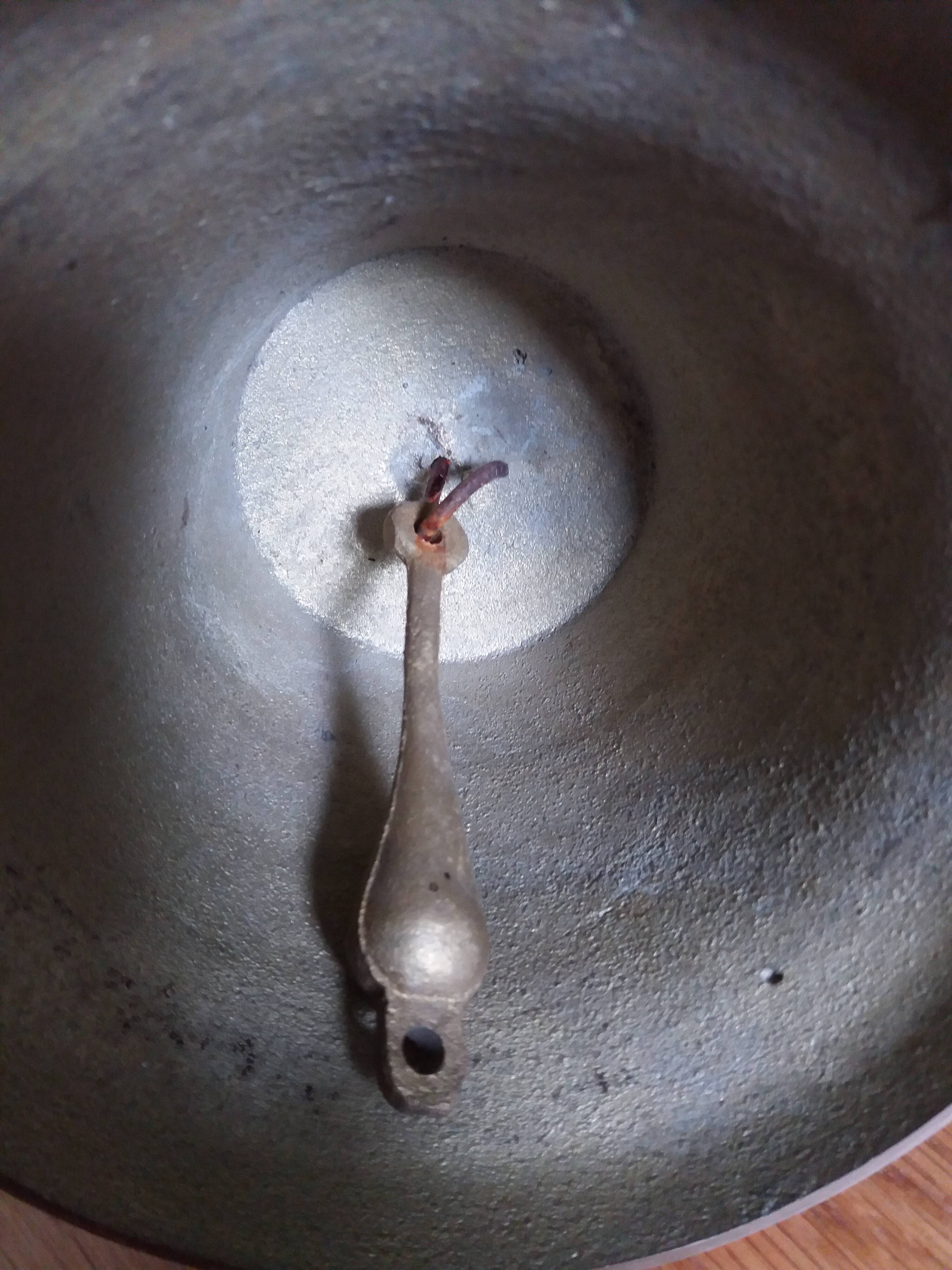 Wall entrance bell with bracket