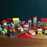 41 coloured wooden blocks for construction