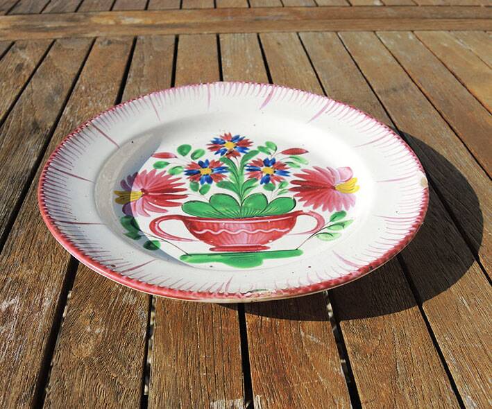 Ancienne Assiette Saint Clément : Panier de Fleurs