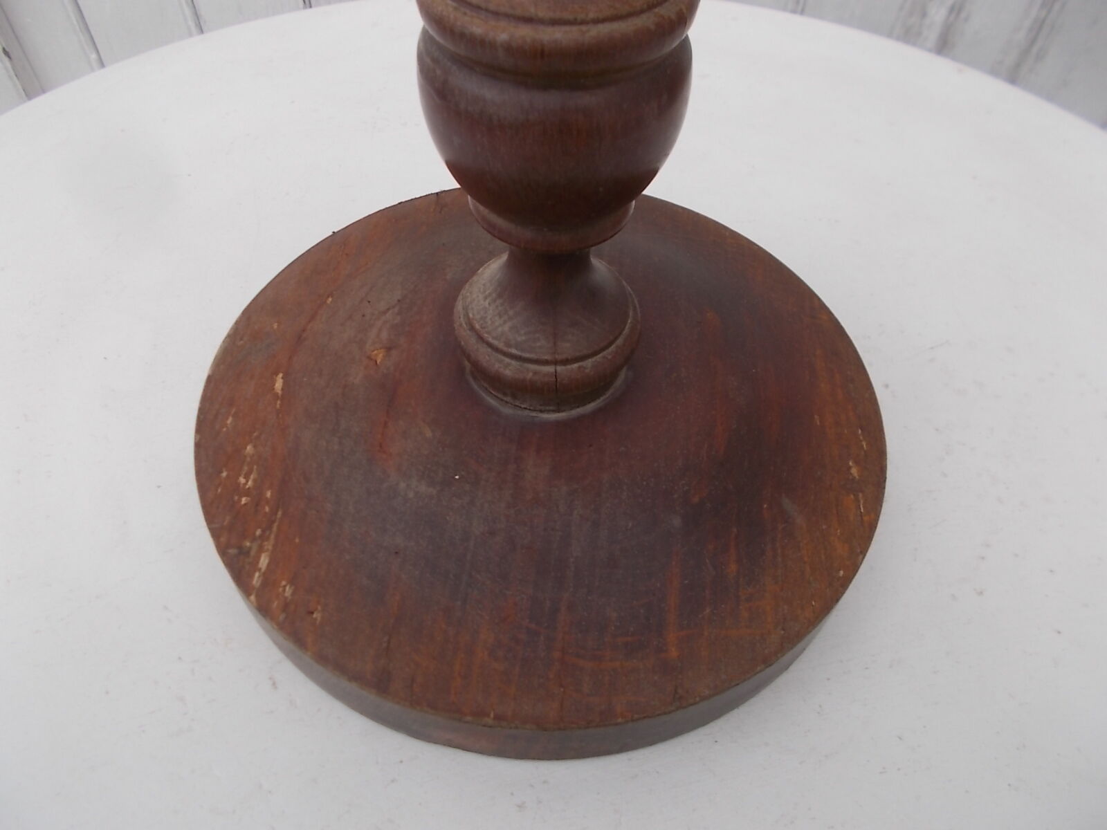 Ashtray on wooden legs