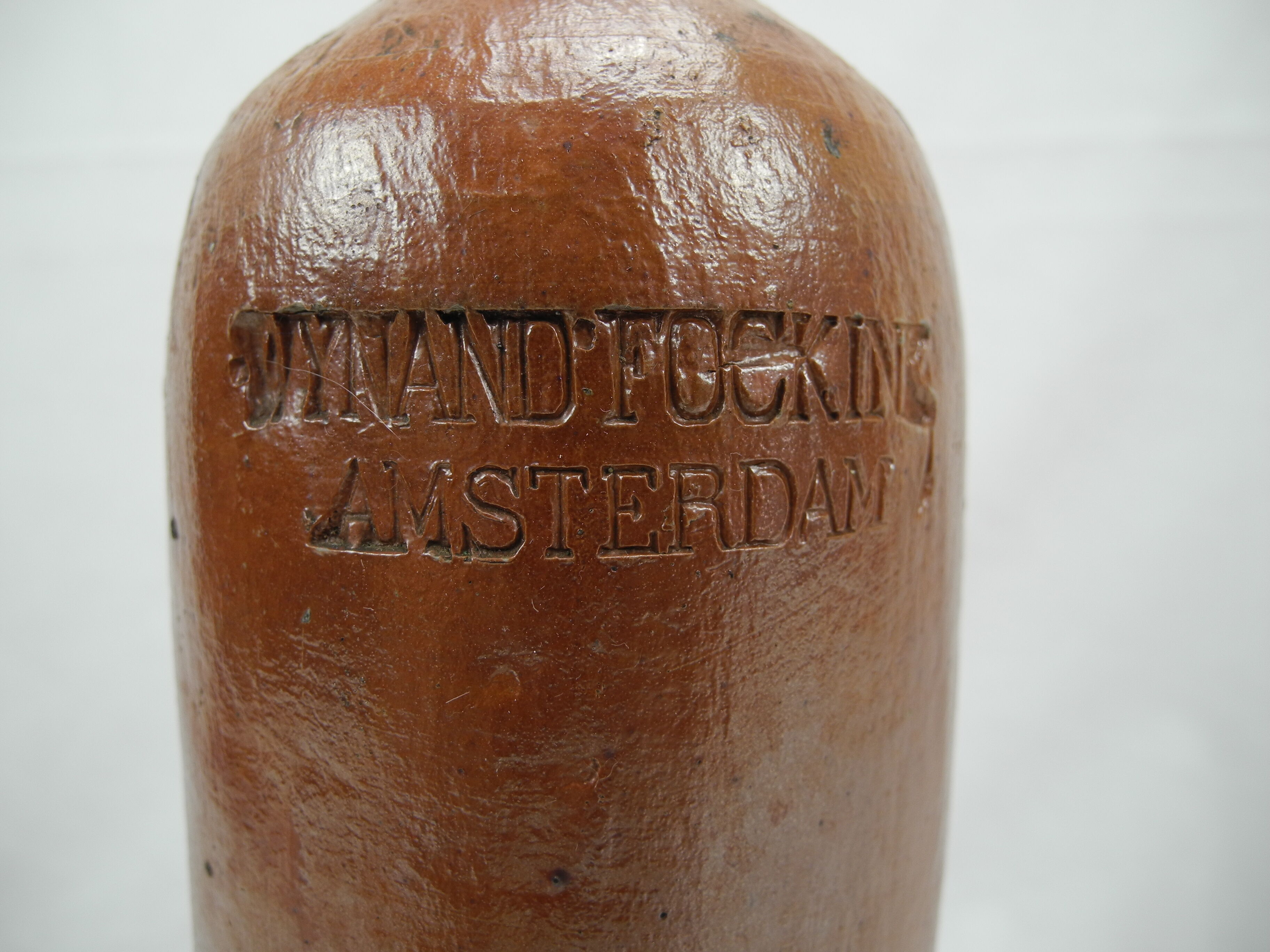 Ancienne bouteille alcool terre cuite wynand fockink amsterdam  old bottle