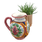 Porseleinen vintage roze kan met bloemen