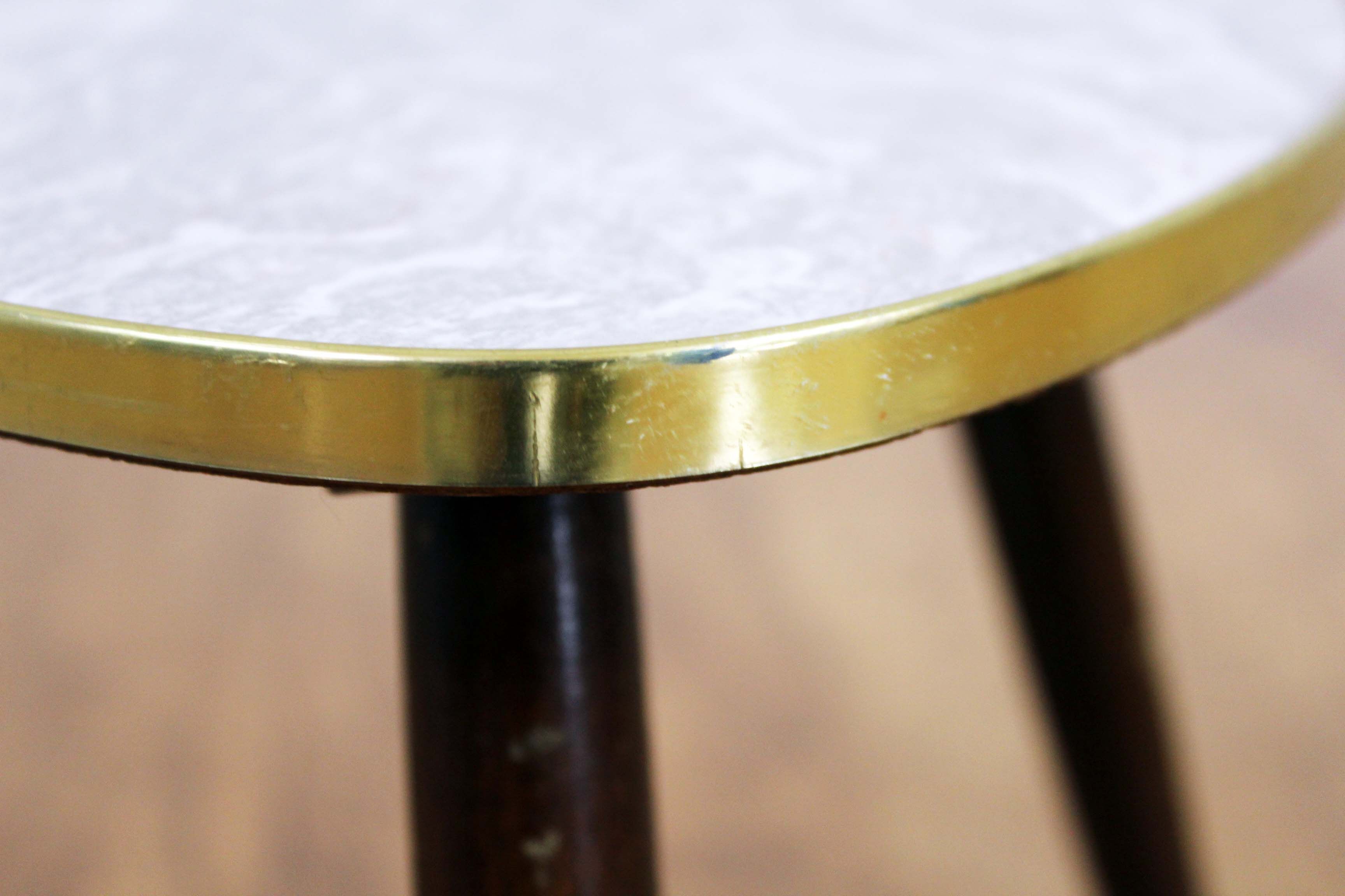 Tripod plant holder 70