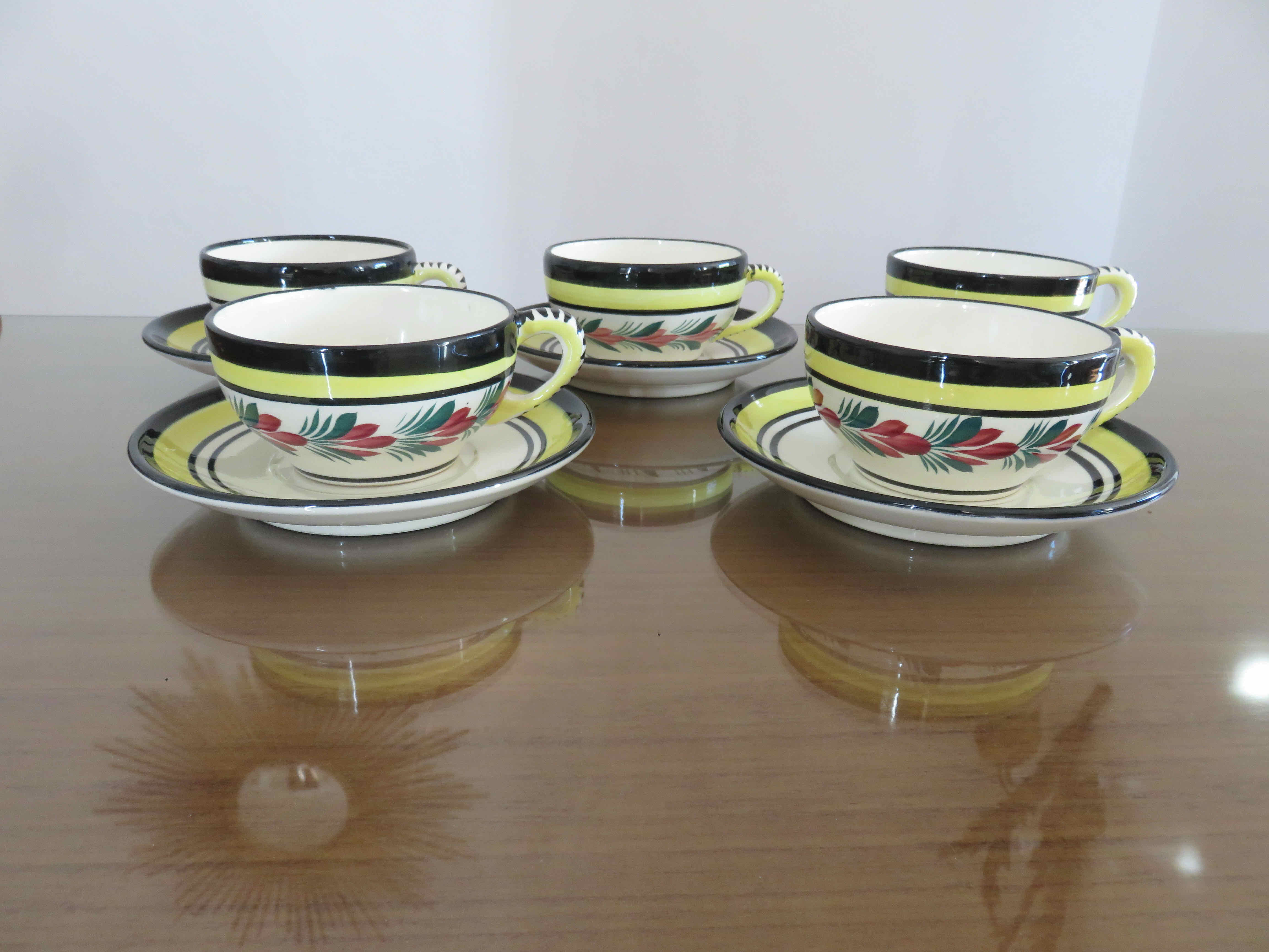 Set of 5 cups and 5 under cups Henriot Quimper