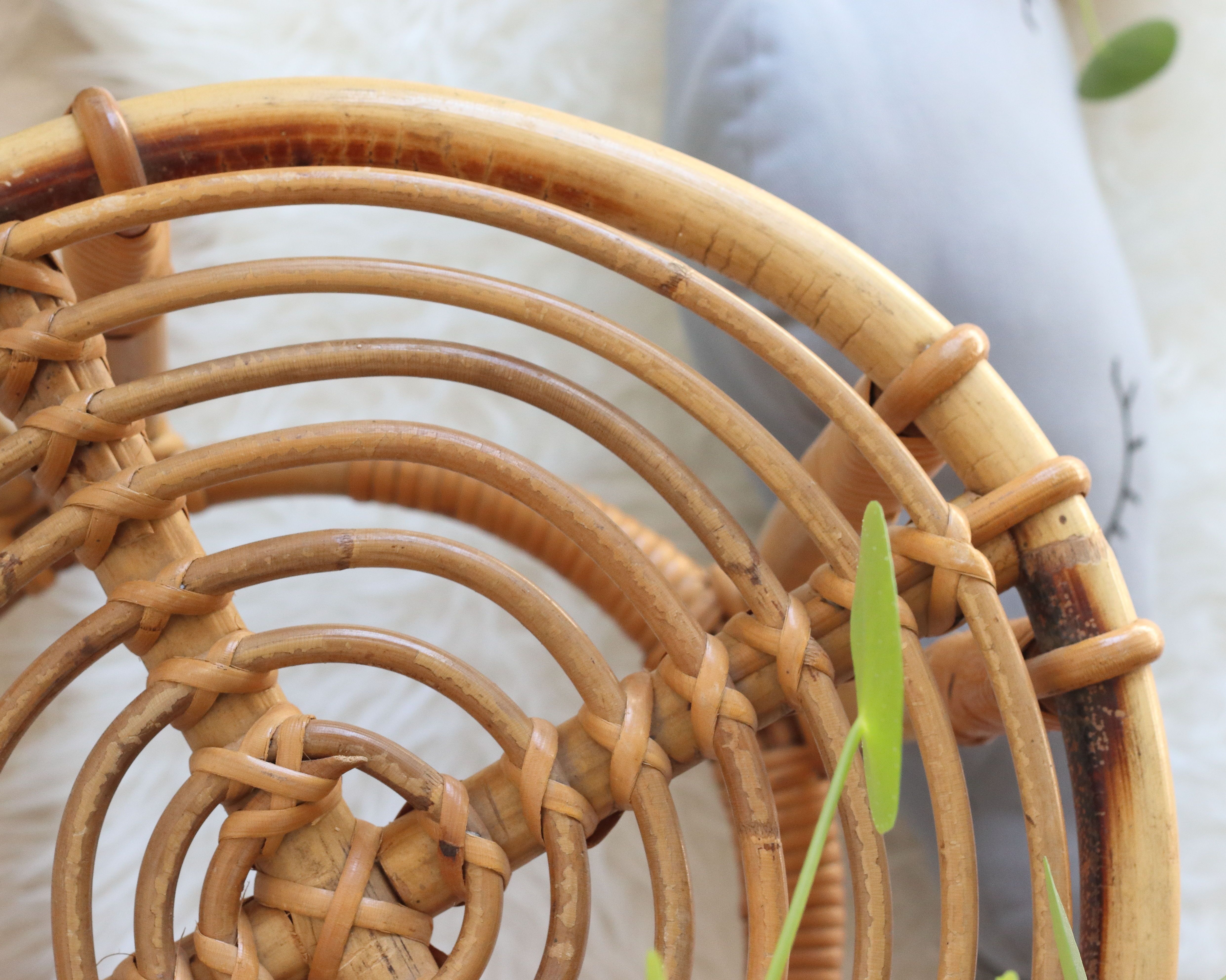 Stool-end of sofa-plant holder in rattan of years 60