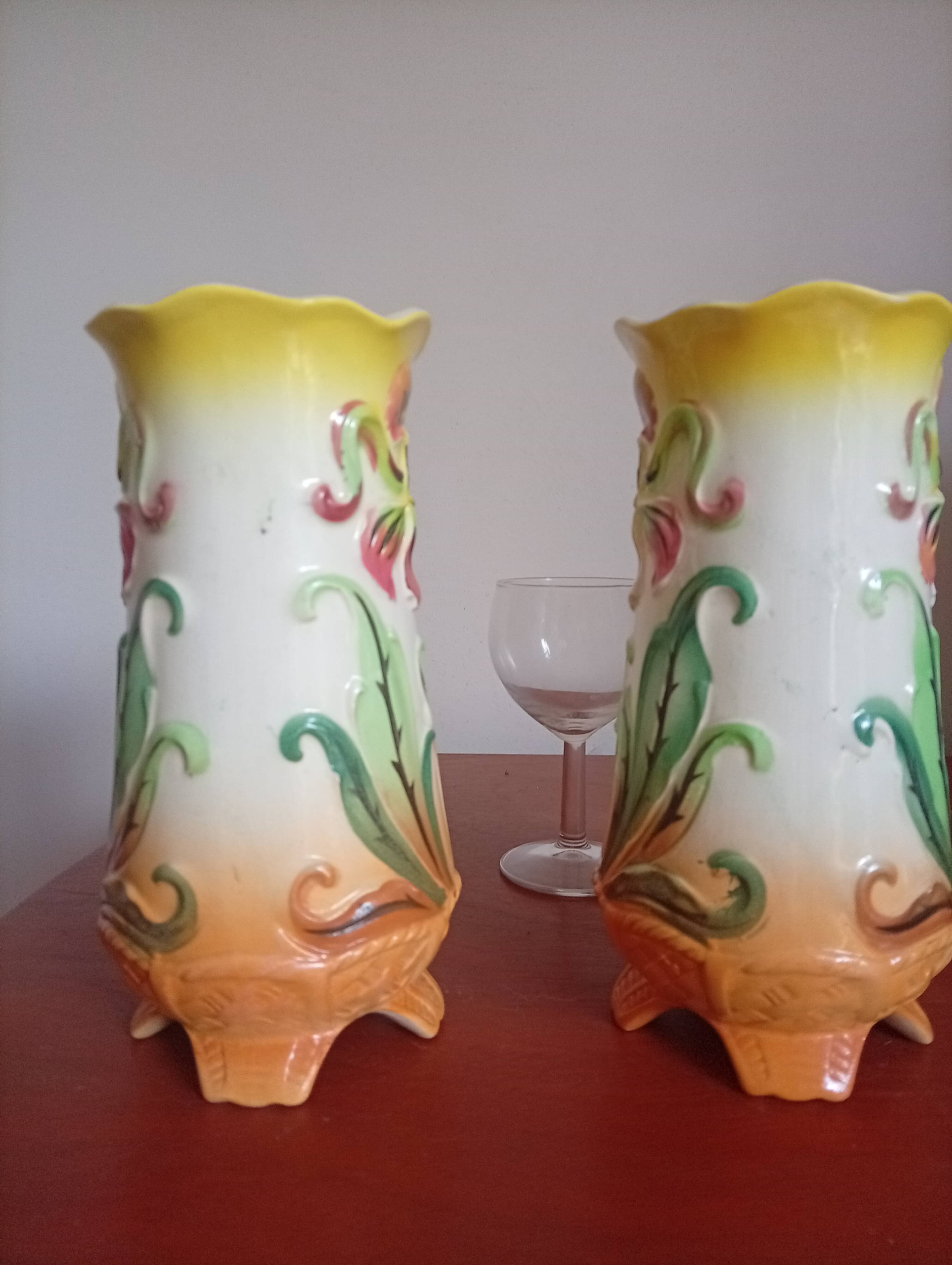 planter / tall vase in barbotine (majolica) from the Art Nouveau period (circa