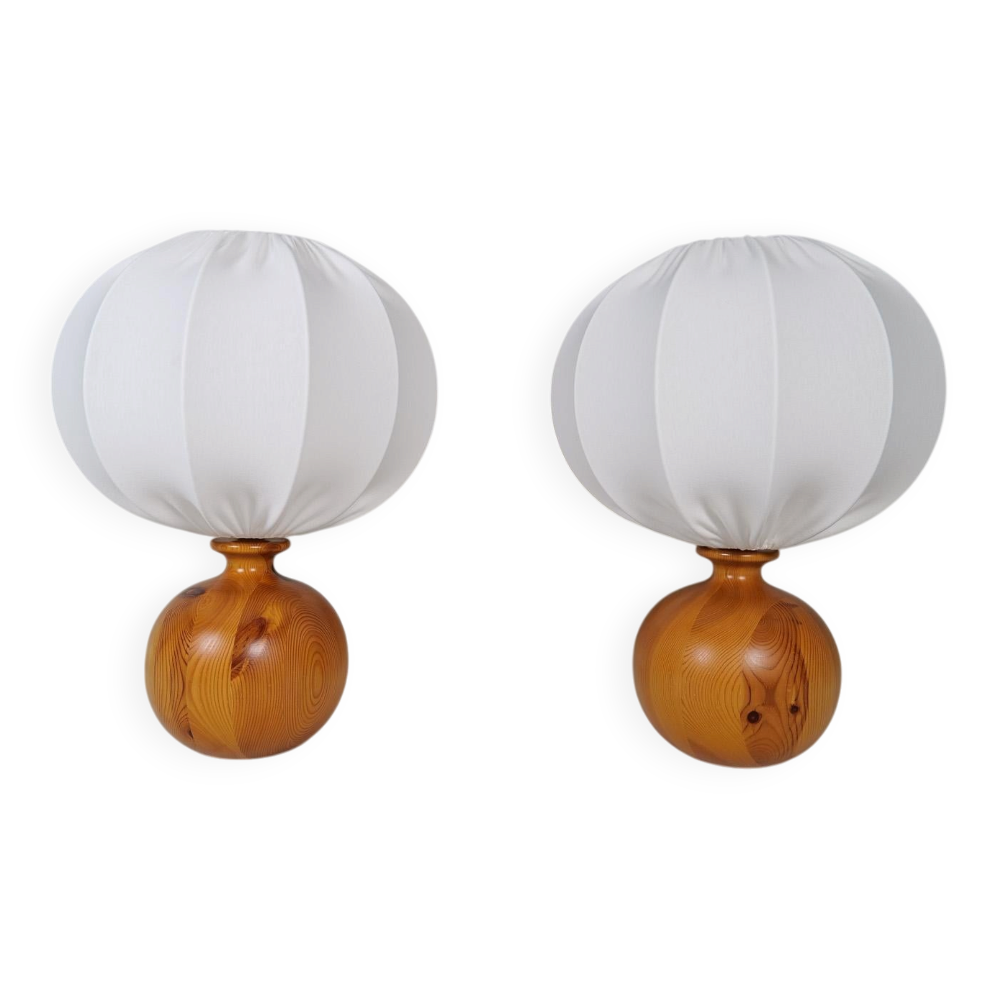 Sculptural modern table lamps from the mid-century in solid pine, Fagerhults Sweden, 1970.