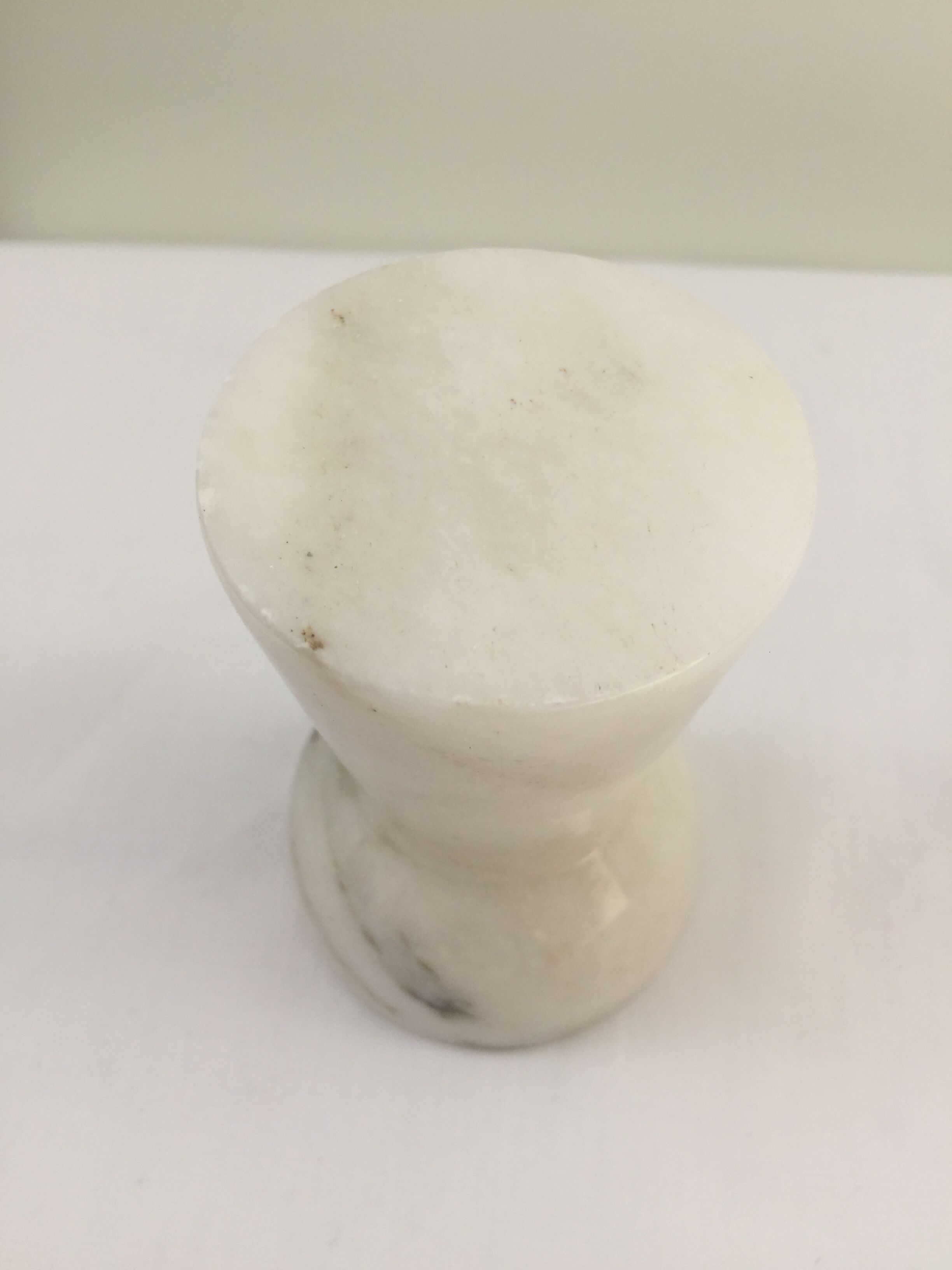 Lot of white marble object - 2 boxes and 1 candlestick