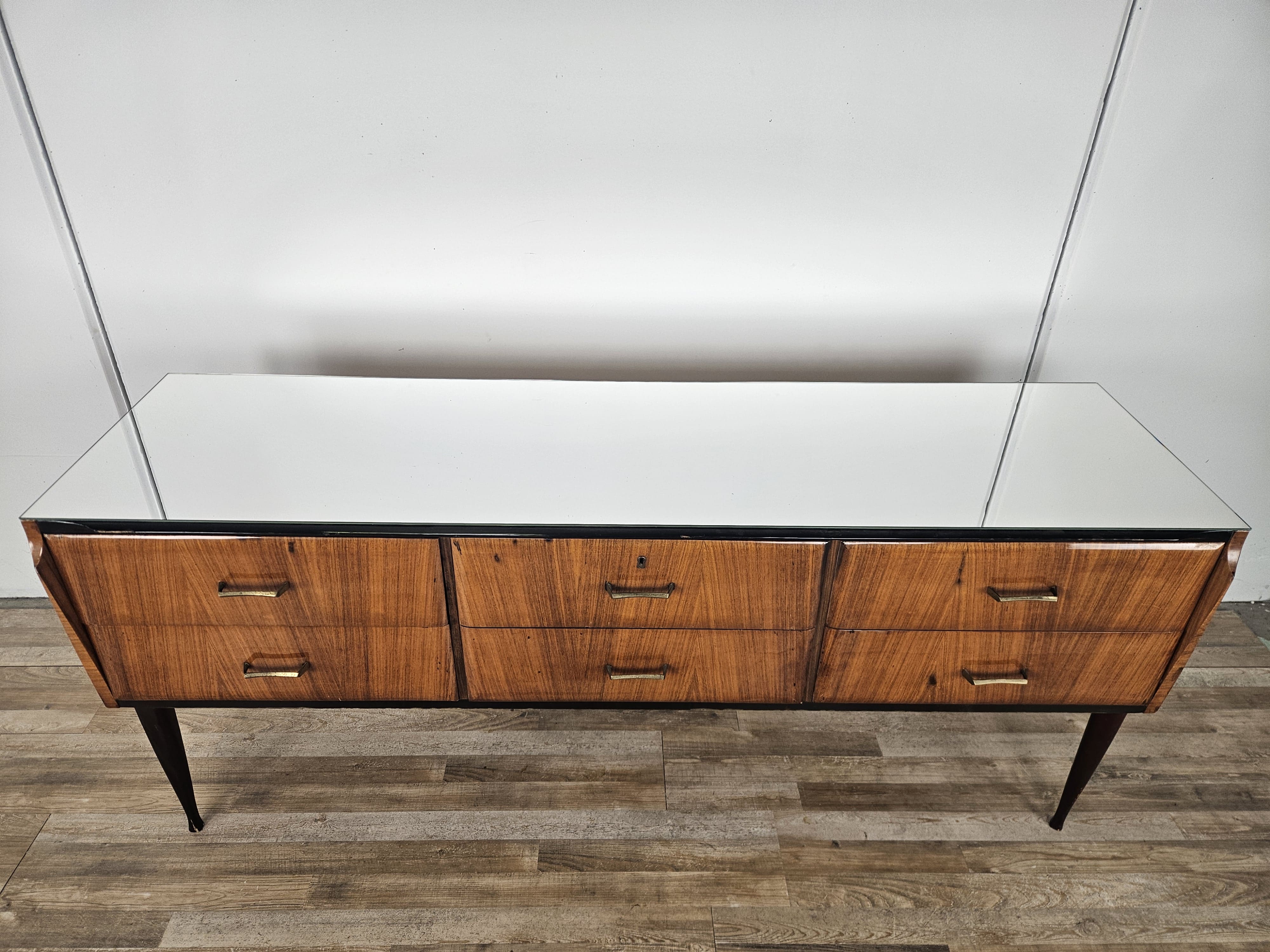 Mahogany burl chest of drawers with mirrored top