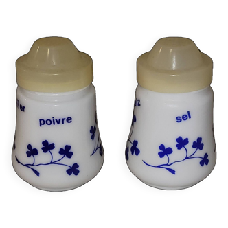 salt and pepper shaker - vintage