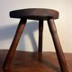Tabouret tripode en bois