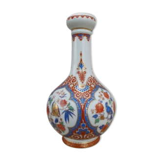 Kaiser Ming porcelain vase