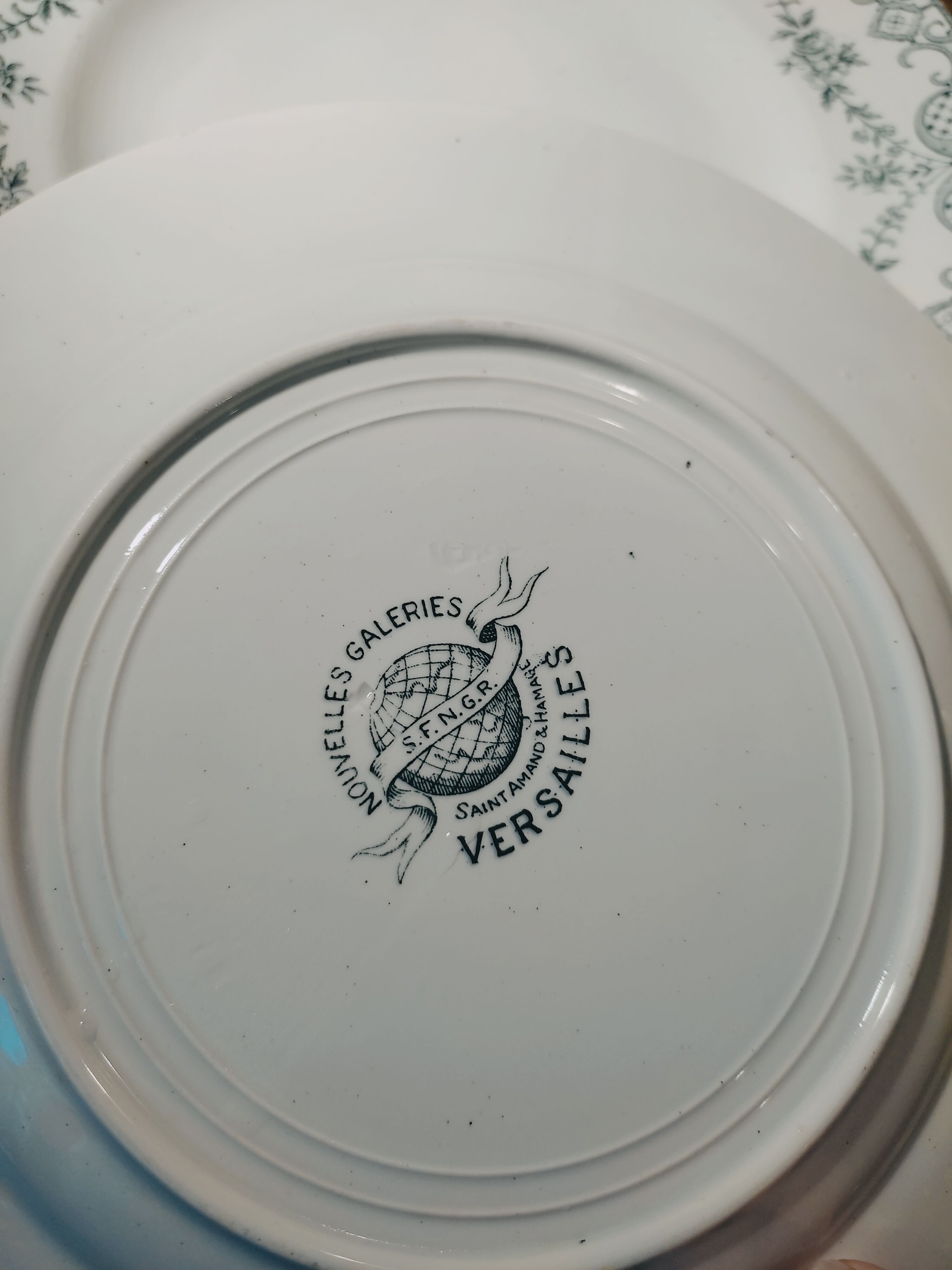 6 old plates in earthenware model Versailles