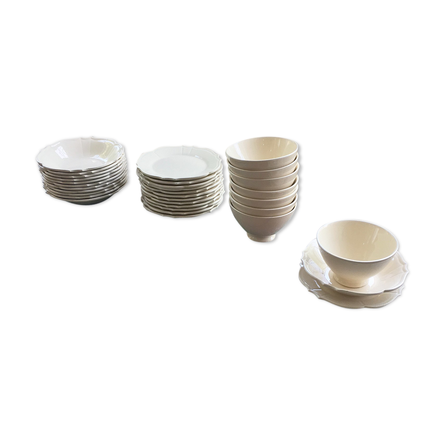 Service 32 assiettes et bols céramique blanche