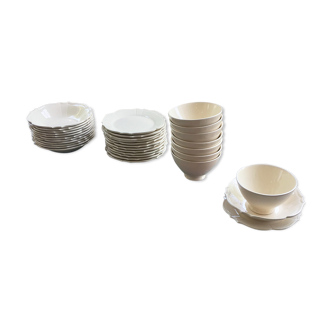 Service 32 assiettes et bols céramique blanche