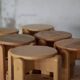 Lot de 20 tabourets en hêtre laqué 1960