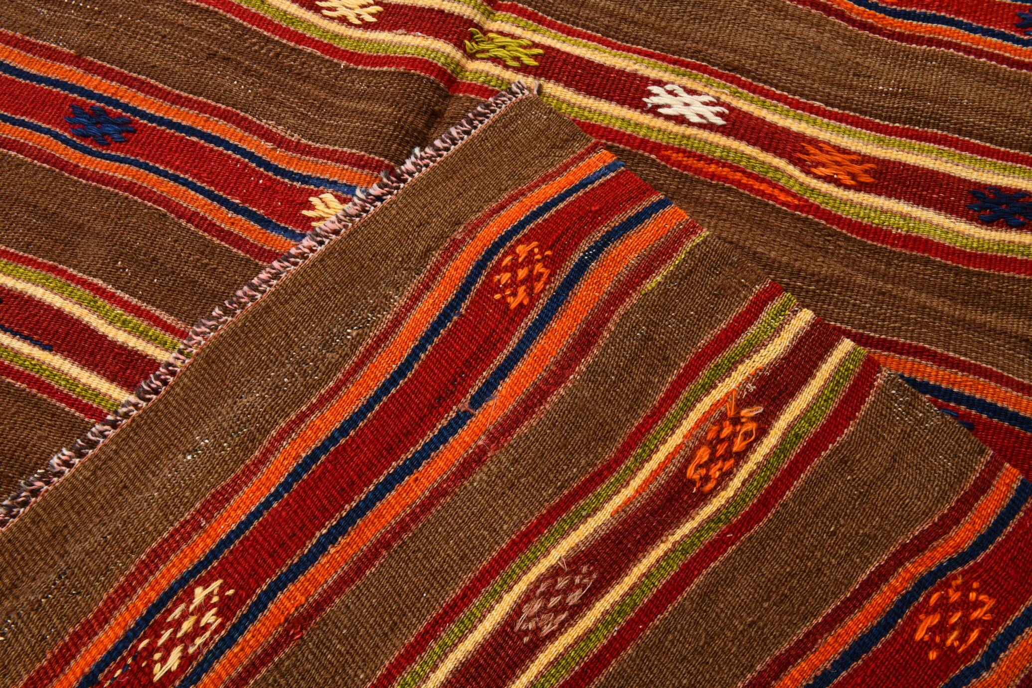 5x7 Brown & Red Handmade Vintage Kilim Rug, 153x220Cm